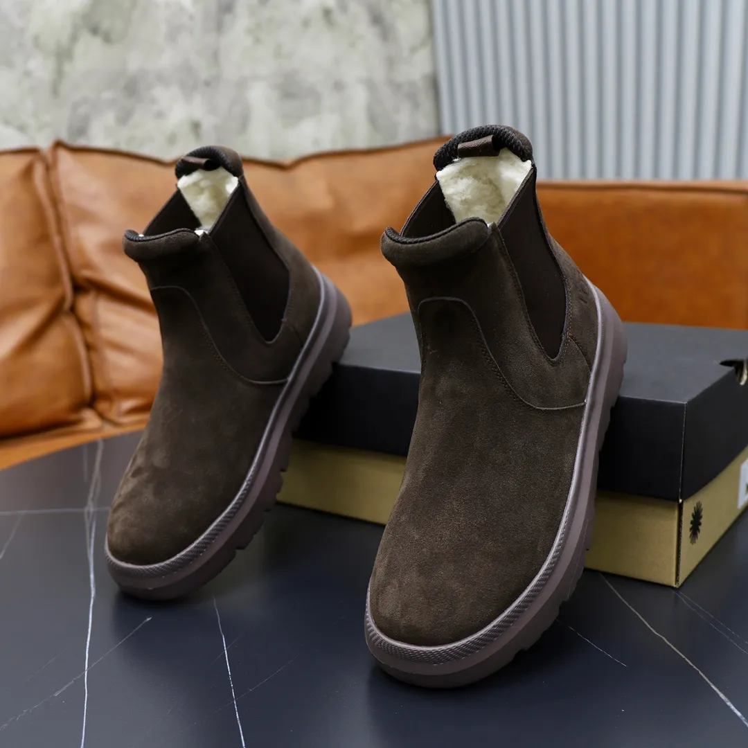 Ex-factory price: 540💰Thick wool imported from Australia Brand: UGG genuine purchase Size: 39-44 (45 customized) Grade: Official website 1:1 Material: First layer of genuine leather waterproof and antifreeze upper Real wool lining Original non-slip and wear-resistant outsole Style category: Men's casual shoes Trendy style Comfortable on the feet Color: Official website color synchronization